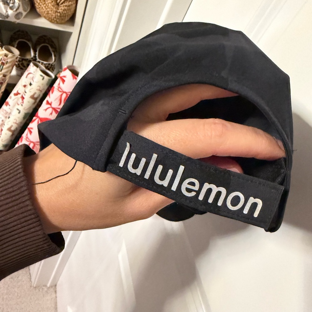Black Camouflage Lululemon Cap - Picture 3 of 3